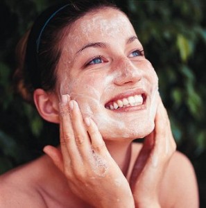 External Acne Care: The Pros and Cons of Washing Your Face